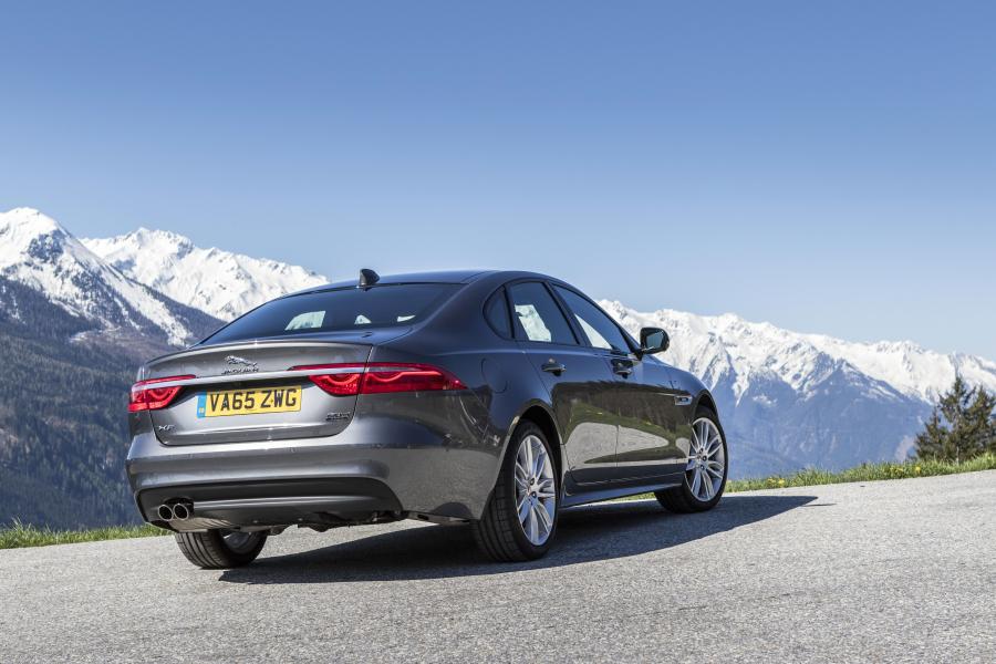  Jaguar XF R-Sport AWD 2016 года  (фото 20 из 21)